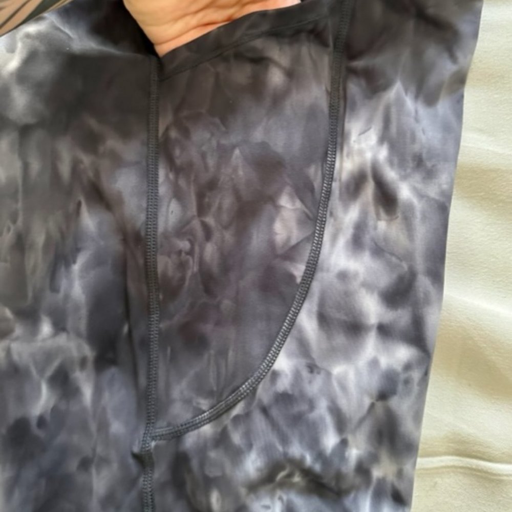 The Gym People Women's Leggings SIZE L **TIE DYE PATTERN** POCKETS - Picture 6 of 6